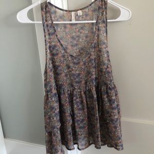 Juniors flowy tank top